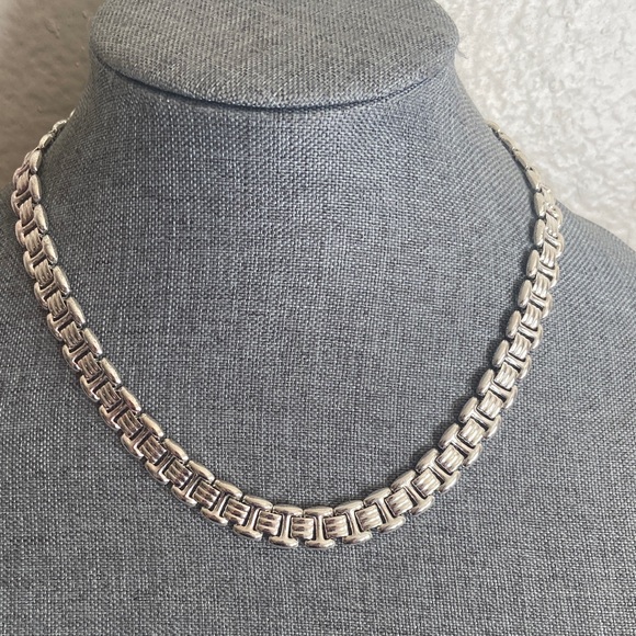 Vintage Jewelry - Vintage 80s Silver Tone Non Magnetic Chain Necklace